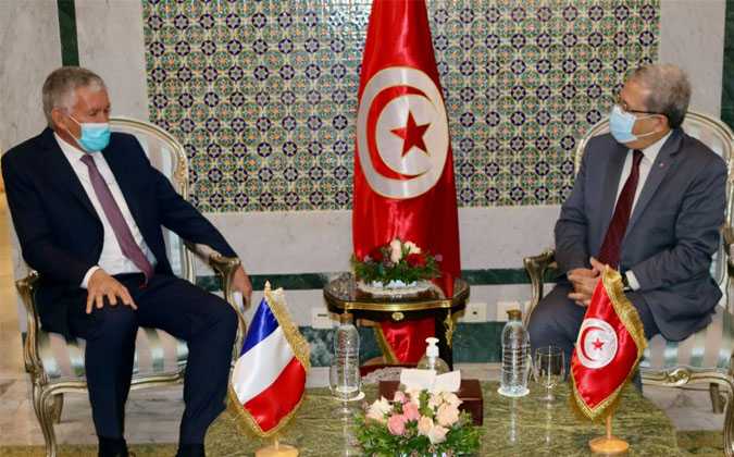سفير فرنسا بتونس يؤكد وقوف بلاده الى جانب تونس 